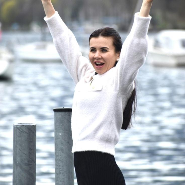 Portrait of Aria Chen, group coordinator and fusion cooking expert